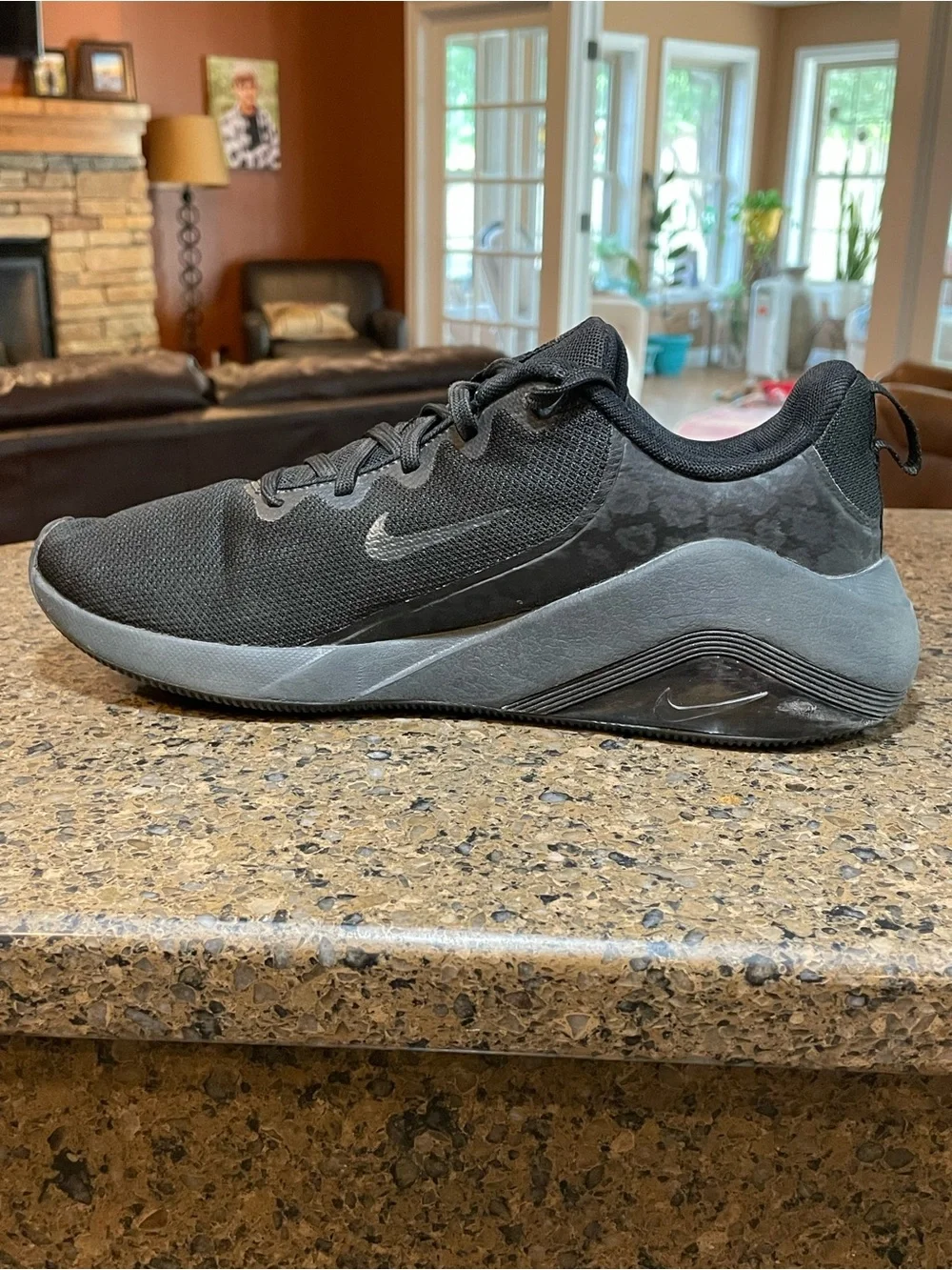 Nike Bella 7 Air Zoom Women’s 8.5 Black & Gray Leopard Print Accent FZ1689-002